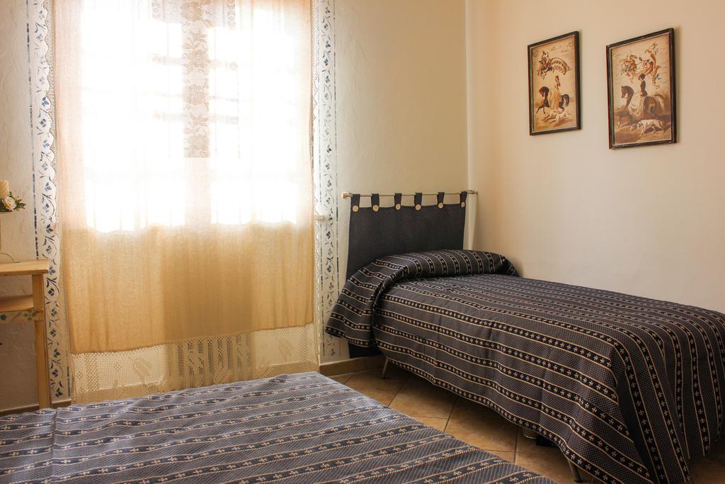 "Lilla" Bed and Breakfast Calci Rum bild