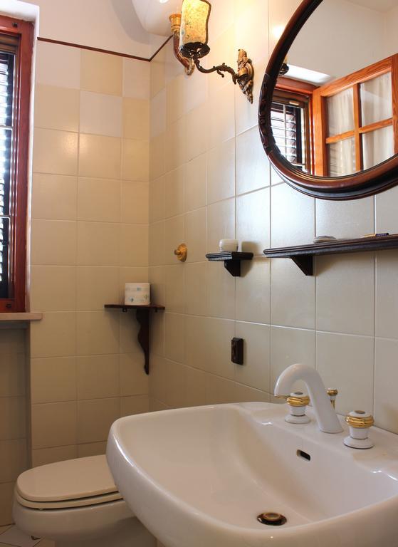 "Lilla" Bed and Breakfast Calci Rum bild